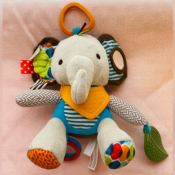 NWOT Skip Hop Elephant Bandana Buddies Stroller Toy - Picture 3 of 8